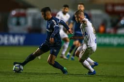 Santos empatou em 0 a 0 contra o Grêmio, na noite desta quinta-feira, no Pacaembu, pela 23ª rodada do Campeonato Brasileiro. Robson Bambu foi o destaque do Peixe contra o Tricolor.