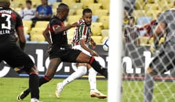 O Fluminense não conseguiu fazer o dever de casa e ficou apenas no empate sem gols diante do Vitória, na noite desta quinta-feira, no Maracanã. Everaldo recebeu a melhor avaliação do L! após criar as melhores oportunidades da equipe. Confira, na sequência, as notas (Por Marcello Neves - marcelloneves@lancenet.com.br)