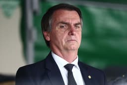 Eleito presidente do Brasil nas eleições realizadas neste domingo, Jair Bolsonaro assumirá o cargo no dia 1º de janeiro de 2019. Militar da reserva e&nbsp;formado na Escola de Educação Física do Exército.&nbsp;Bolsonaro&nbsp;é torcedor do Palmeiras, em São Paulo, e do Botafogo, no Rio de Janeiro. O novo presidente eleito do Brasil, inclusive, já foi visto em jogos dos dois clubes.