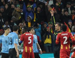 Luis Suarez (Uruguai) x Gana quartas Copa 2010 - coloca a mão na bola pra evitar que seja gol