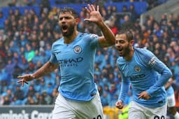 Aguero comemora gol contra o Cardiff