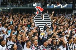 O Independência passou por uma forma recentemente e desde então, o Atlético-MG adota o estádio como sua casa. No último domingo, 22.654 pessoas acompanharam a goleada do Galo sobre o Sport por 5 a 2. Com isso, ficou estabelecido um novo recorde de público no Horto. Sendo assim, o LANCE! listou os recordes nos estádios que passaram por reformas recentemente, comparando os maiores públicos da versão nova e antiga Confira a seguir... <br>