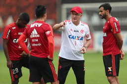 Dorival comanda treino do Flamengo