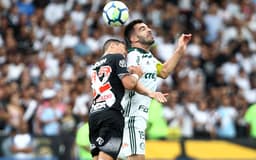 O Vasco bem que tentou, mas não conseguiu segurar o ímpeto do Palmeiras e foi derrotado por 1 a 0, em São Januário. Yago Pikachu destoou, levou um cartão vermelho e foi o destaque negativo do time cruz-maltino. Veja a seguir as notas do LANCE! (Por Sérgio Santana&nbsp;sergiosantana@lancenet.com.br)