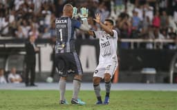 Em um dia que vai ficar marcado na história por conta da aposentadoria do goleiro Jefferson, o Botafogo venceu o Paraná por 2 a 1, nesta segunda-feira, pelo Brasileiro, no Nilton Santos. E o ídolo não deixou a desejar e foi um dos destaques do jogo ao lado de Erik, que anotou os gols da vitória. Confira a seguir as notas do LANCE! (por Felippe Rocha)