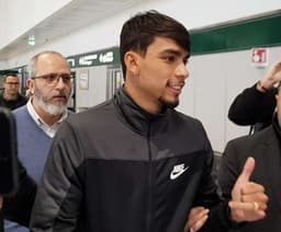 Paquetá chega em Milão: 'Vim para o Milan por causa de sua história'