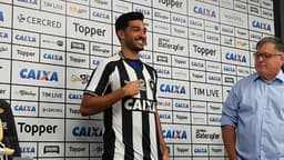 Alan Santos foi apresentado nesta segunda-feira pelo Botafogo. Confira a seguir a galeria especial do LANCE!