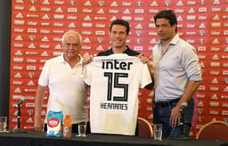 Profeta Hernanes vestirá a camisa 15 em sua terceira passagem pelo Tricolor