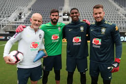 Goleiro Hugo na seleção principal