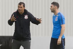 Fábio Carille e Mauro Boselli, em treino do Corinthians