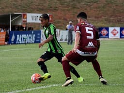 O América-MG enfrentou forte calor em Patrocínio, mas trouxe um ponto fora de casa