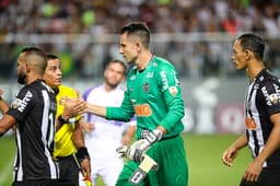 Victor está satisfeito e aliviado, pois considera esta etapa da Libertadores muito intensa emocionalmente