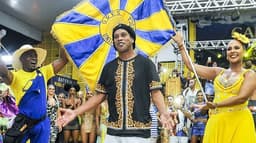 Paixões nacionais, o futebol e o samba caminham juntos na época do Carnaval no Brasil. Em 2019, Ronaldinho Gaúcho vai desfilar na Marquês de Sapucaí, no Rio de Janeiro, pela&nbsp; Unidos da Tijuca. O craque dos gramados esbanjou animação nos ensaios e faz parte de uma lista de atletas que têm uma ligação especial com a folia de Momo.&nbsp;