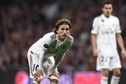 Luka Modric<br>O meio-campista croata, atual melhor jogador do mundo eleito pela Fifa e pela revista 'France Football', não vem atuando no nível que o fez ser eleito para tal posto. Pelo Real Madrid, foi eliminado da Liga dos Campeões e está fora da briga pelo Espanhol e pela Copa do Rei.