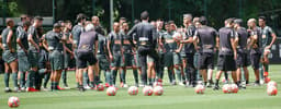 Rodrigo Santana comandou o primeiro treino com o grupo atleticano nesta sexta-feira, na Cidade do Galo