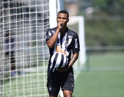 Guilherme não acreditou no feito de marcar cinco gols. "Jamais imaginei isso na minha vida"