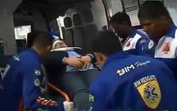 Heverton sai de maca no Jogo Aberto