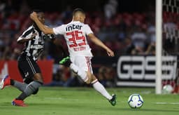 o garoto Antony é mais um dos jogadores revelados pelo São Paulo que ganham espaço no profissional do Tricolor