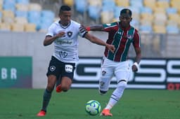 O Fluminense perdeu a terceira partida no Brasileirão neste sábado. No Maracanã, o Tricolor foi derrotado pelo Botafogo por 1 a 0. Apesar do revés, Caio Henrique e Yony González tiveram boa atuação. Veja as notas do LANCE! por Lucas Rezende (reporterflu@lancenet.com.br)