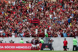 Flamengo 3 x 2 Athletico: as imagens da partida no Maracanã