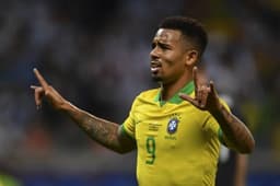 Imagens de Gabriel Jesus em Brasil 2x0 Argentina