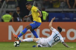 Brasil x Argentina - Alex Sandro