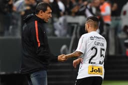 Corinthians x Montevideo Wanderers - Carille e Clayson