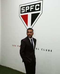 Apresentação Dani Alves