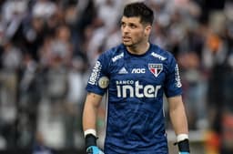 Com boas defesas, o goleiro Tiago Volpi foi o melhor do São Paulo em derrota por 2 a 0 diante do Vasco, em São Januário. Confira&nbsp;a seguir as notas para os jogadores do Tricolor e o técnico Cuca (Por Venelouis Casagrande - centraldejogos@lancenet.com.br)