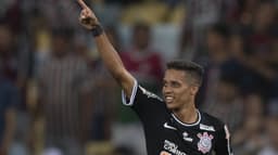 O Corinthians segurou o empate com o Fluminense, por 1 a 1, no Maracanã, e se classificou para a semifinal da Sul-Americana na noite desta quinta-feira. O destaque do Timão foi o meia-atacante Pedrinho, autor do único gol alvinegro. Confira as notas do Corinthians do LANCE! (por Gabriel Rodrigues)