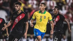 Em noite de atuação apagada em Los Angeles, o Brasil foi derrotado pelo Peru por 1 a 0 e teve no atacante Richarlison o pouco de lucidez que restou em campo. O camisa 9 foi, de longe, o mais esforçado do grupo e chegou a ter boas chances de gol contra os peruanos, mas sem sucesso. Confira as notas na análise de Gabriel Rodrigues (gabrielrodrigues@lancenet.com.br):