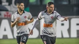 O Vasco mostrou disposição no empate diante do Athletico neste domingo, em São Januário. Apesar da pressão nos minutos finais, que resultou até num gol anulado pelo VAR, o Cruz-Maltino não conseguiu vencer e o placar terminou em 1 a 1. Danilo Barcelos foi o melhor da equipe comandada por Vanderlei Luxemburgo. Por outro lado, Madson, ex-Vasco, fez o gol do Furacão. Confira, na sequência de fotos, as avaliações do LANCE! (Por David Nascimento - davidnascimento@lancenet.com.br)<br>