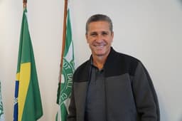 Jorginho anunciado pelo Coritiba