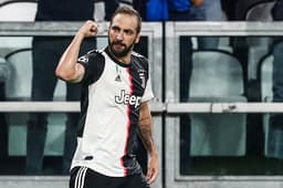 Higuain - Juventus x Bayer Leverkusen