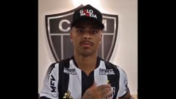 Allan foi anunciado de forma diferente no Twiiter oficial do clube. Algumas horas antes, um patrocinador da equipe havia "antecipado" a chegada do jogador em uma conta fake do Galo