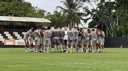 Abel em conversa com jogadores do Vasco