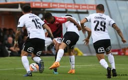 Colo-Colo x Athletico-PR - Disputa