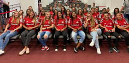 Elenco feminino do Internacional, as Gurias Coloradas