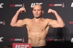 Glover Teixeira bateu o peso para o confronto com Anthony Smith (Foto: Reprodução)