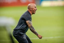 Sampaoli gostou do Galo convicto com sua ideia de jogo ser mantida mesmo quando o time estava perdendo a partida para o Corinthians