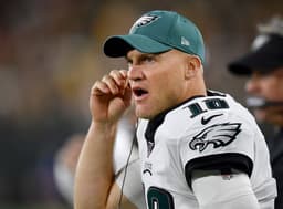 Apreço de Carson Wentz pelo trabalho de Josh McCown teria pesado na decisão do Eagles