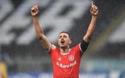 Comemoração Thiago Galhardo - Grêmio x Internacional