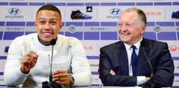 Memphis Depay e Jean-Michel Aulas, presidente do Lyon