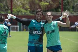 Diego Alves e Filipe Luís