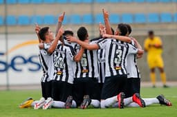 Em boa apresentação do time mineiro, os jovens do Galo venceram o Tricolor com autoridade