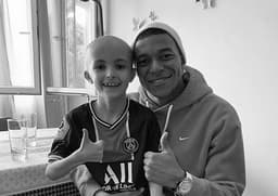 Mbappé e torcedor