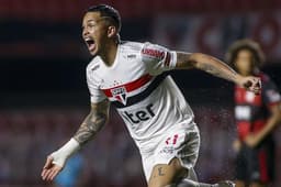 Luciano marcou quatro gols nos últimos dois jogos do São Paulo na temporada