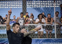 Thominhas Almeida brilhou no evento da CBJJE e foi campeão na faixa-roxa sem quimono (Foto: @andre.anselmofotos)