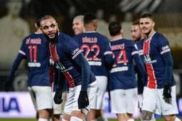 Kurzawa marcou o gol da vitória do PSG