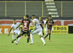 No turno, Vitória e Guarani empataram por 1 a 1 no Barradão